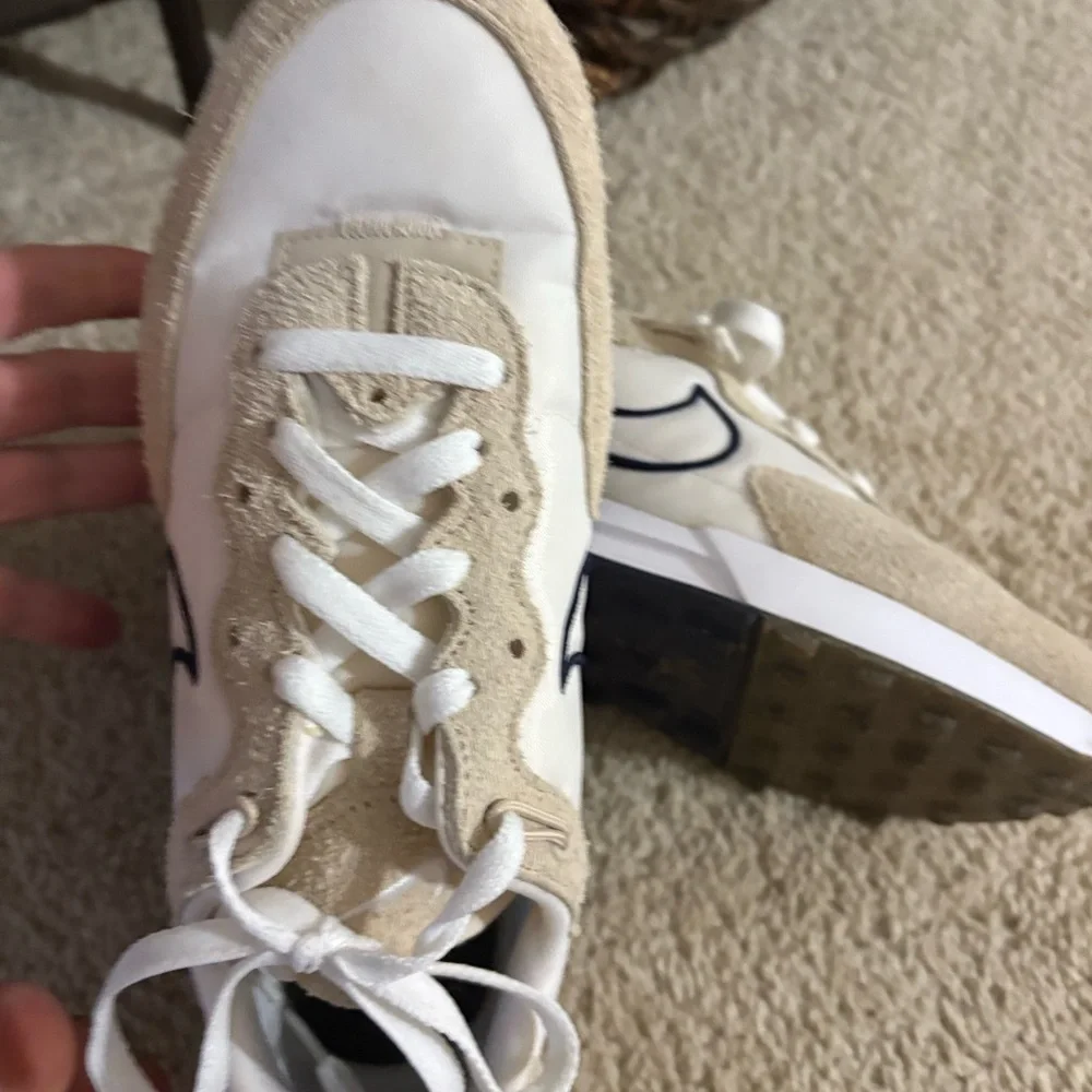 Nike Waffle fontanka style.
 Beige and navy.  Women’s size 8 - Picture 6 of 11